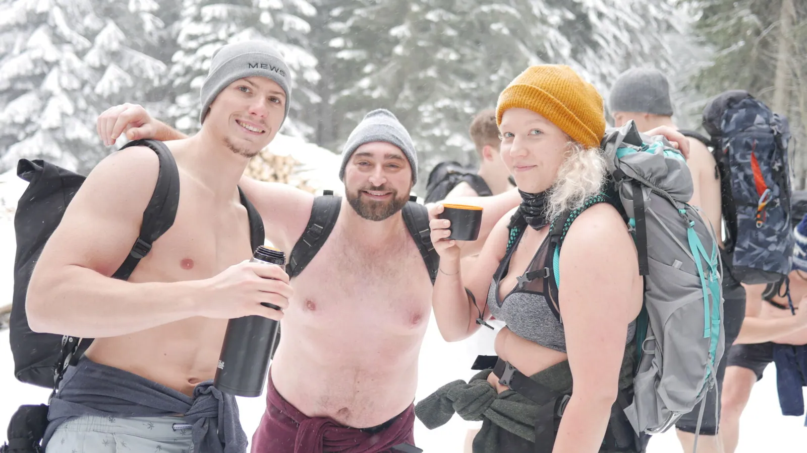 Výstup skupiny na vrchol Sněžky