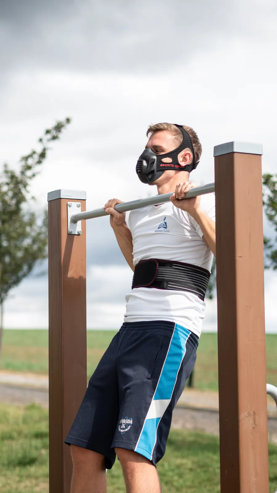 Honza Šilar trénuje s tréninkovou maskou — hypoxický trénink Oxygen Advantage